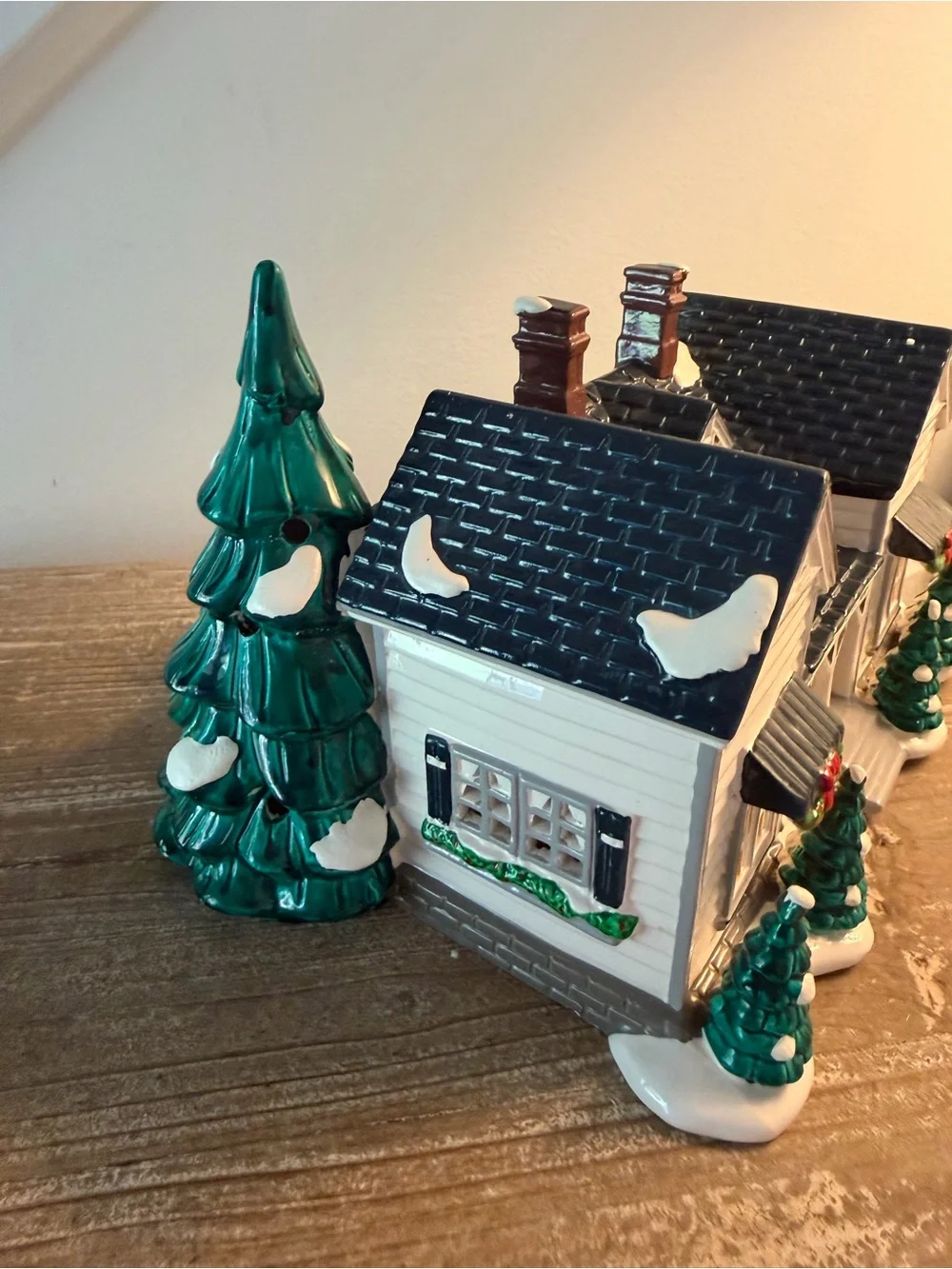 DEPART 56 Snow Village Grandmas Cottage #5420-8